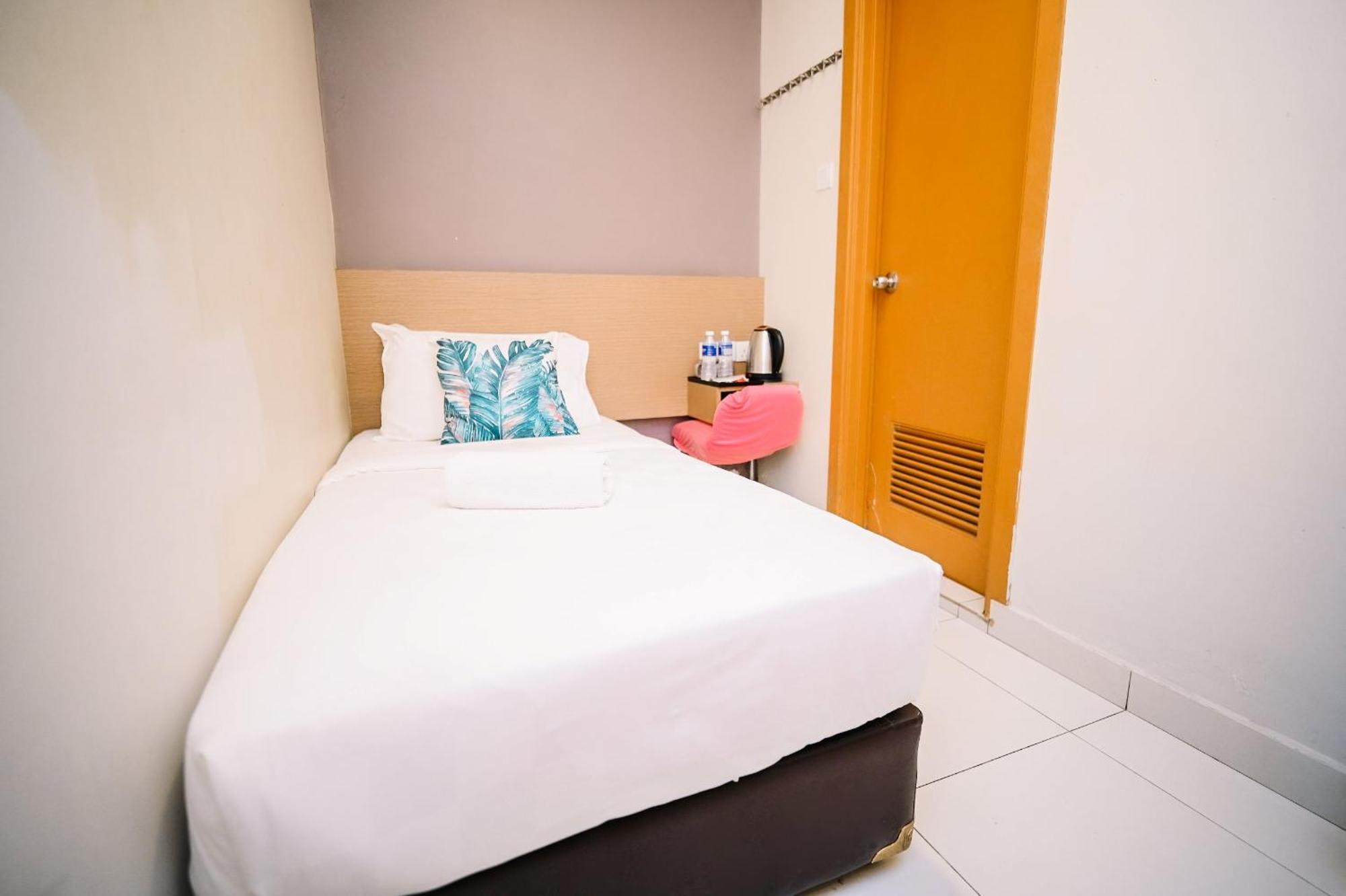 Swing & Pillows - Pj21 Petaling Jaya Buitenkant foto