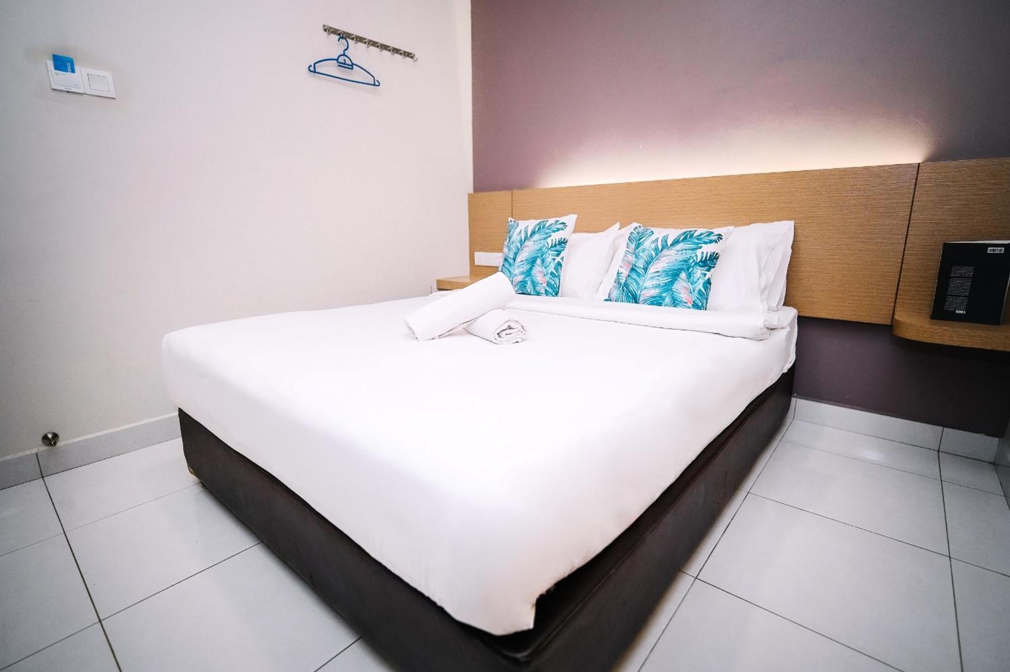 Swing & Pillows - Pj21 Petaling Jaya Buitenkant foto