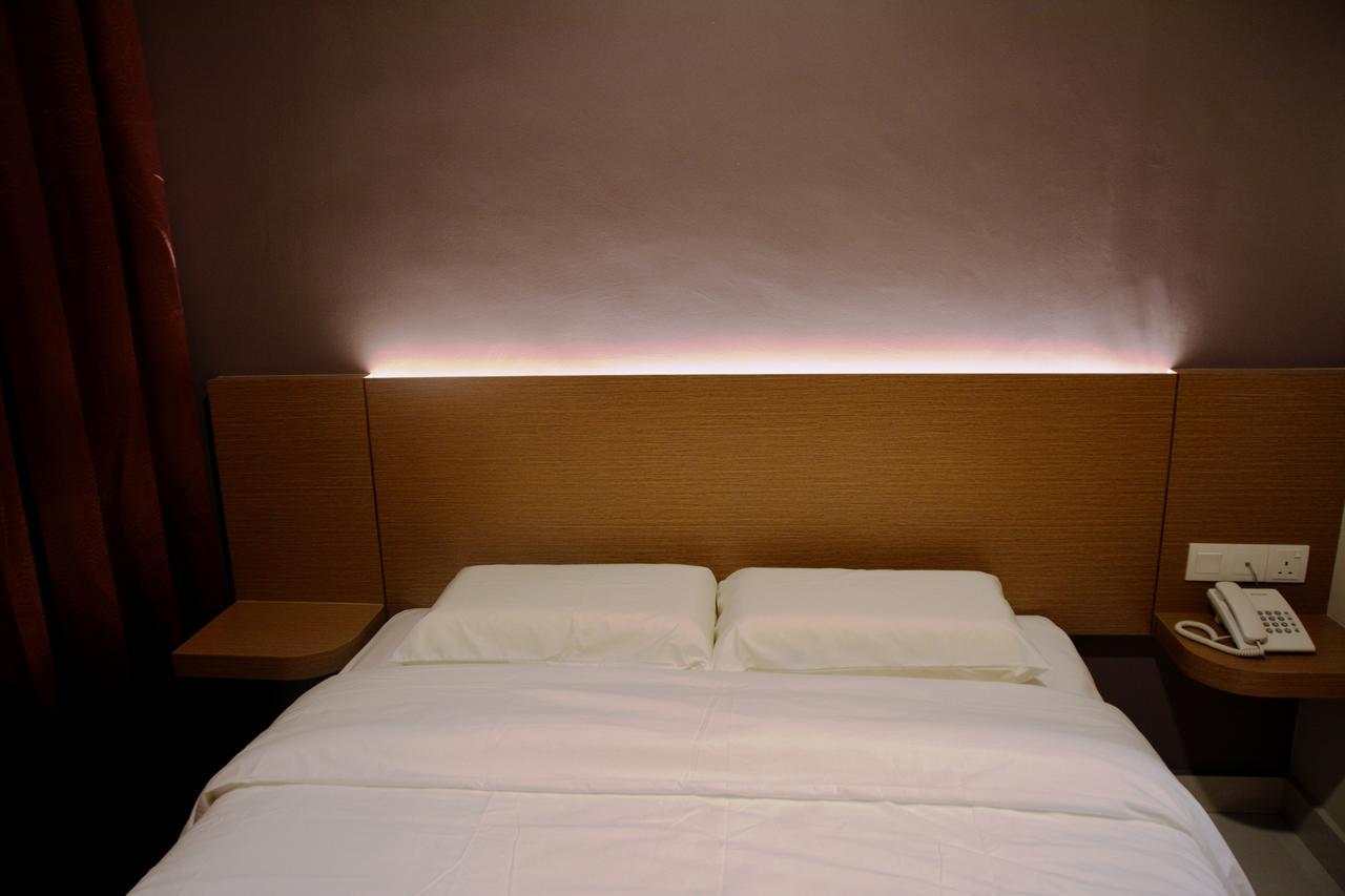 Swing & Pillows - Pj21 Petaling Jaya Buitenkant foto